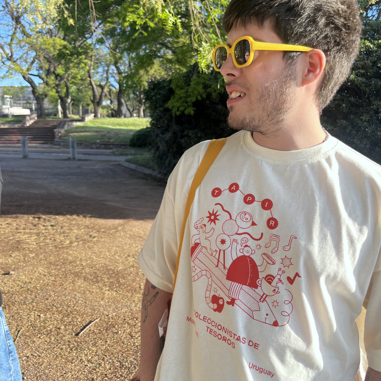 Remera Boxy Crema - Coleccionista de Tesoros - TAPIR - Imagen 2