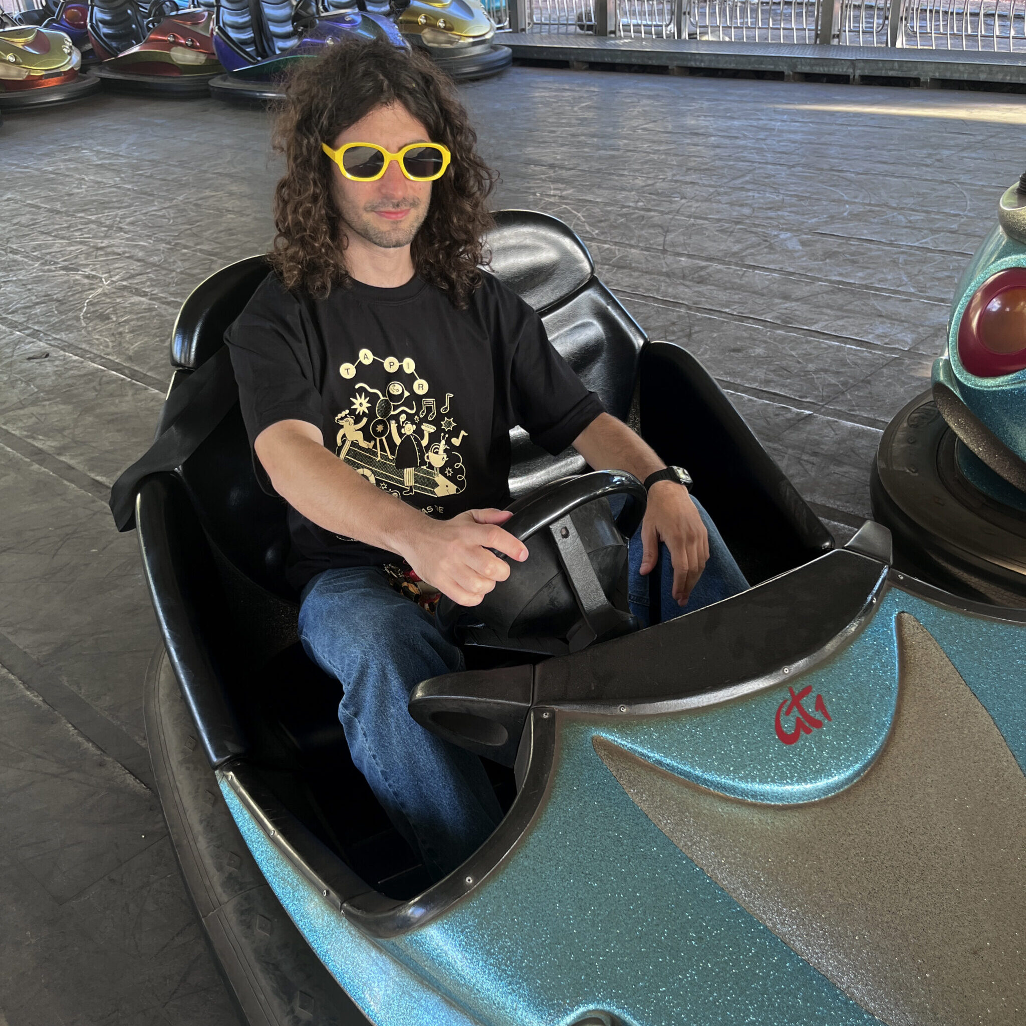 Remera Boxy Negra - Coleccionista de Tesoros - TAPIR