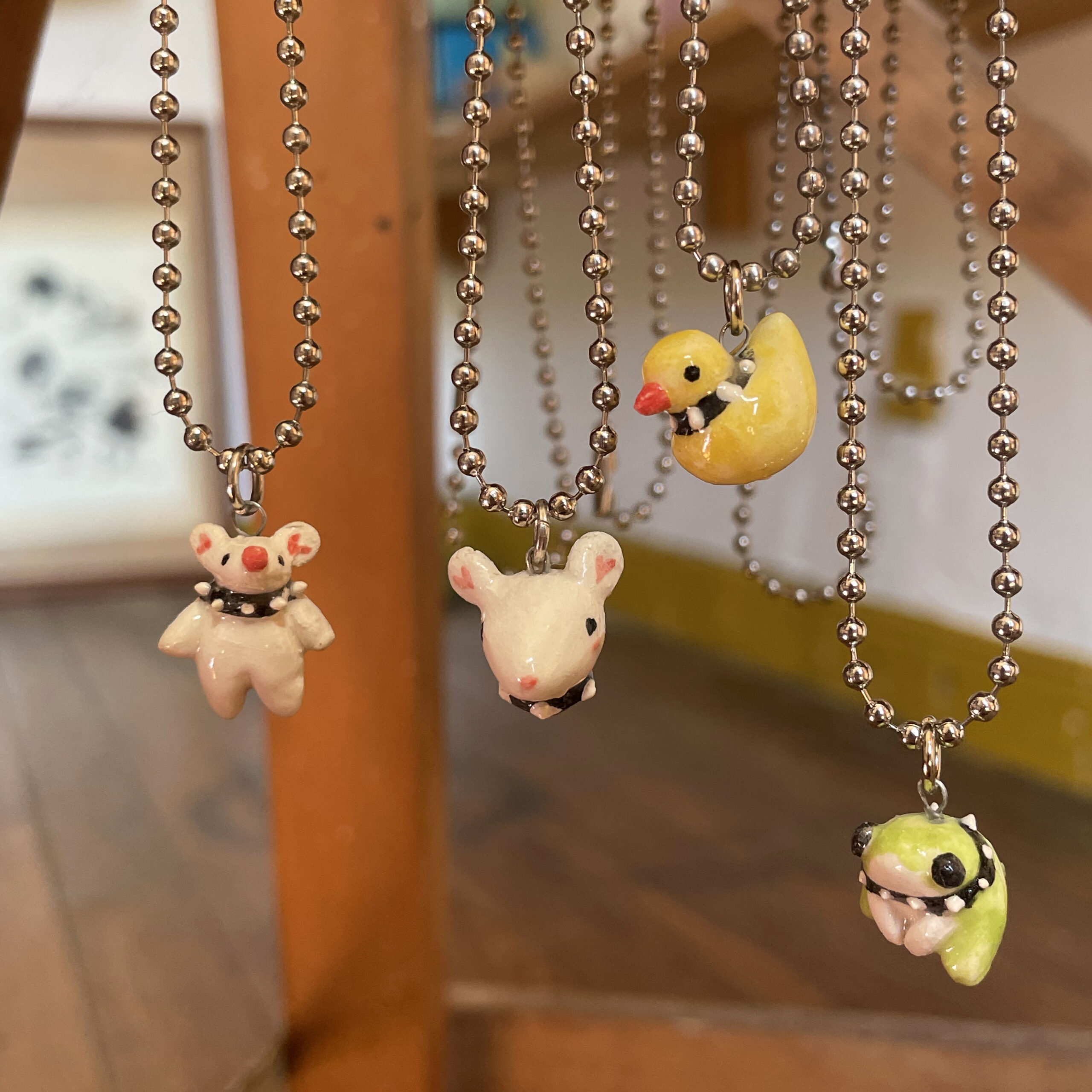 Collares - Belén Bruta - Imagen 2